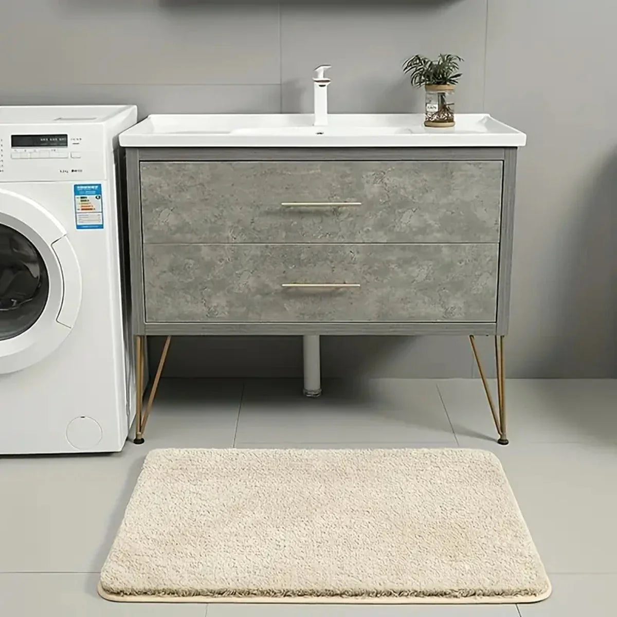 Anti-Slip Bathroom Floor Mat – Water-Absorbent Bath Rug for Home Decoration
