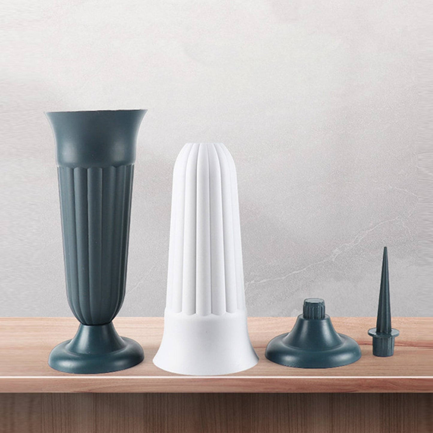 Outdoor Memorial Garden Vase – Flower Pots with Long Spikes, PP Plastic Grave Markers for Cemetery & Festival Decorations