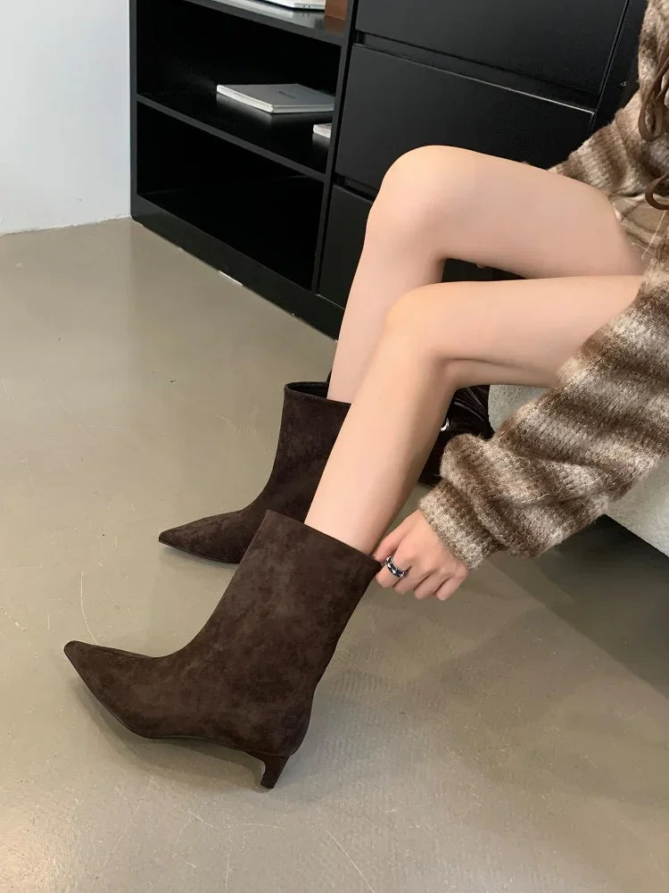 Eilyken Vintage Pointed Toe Ankle Boots – Women's Low Heel Designer Shoes for Autumn & Winter