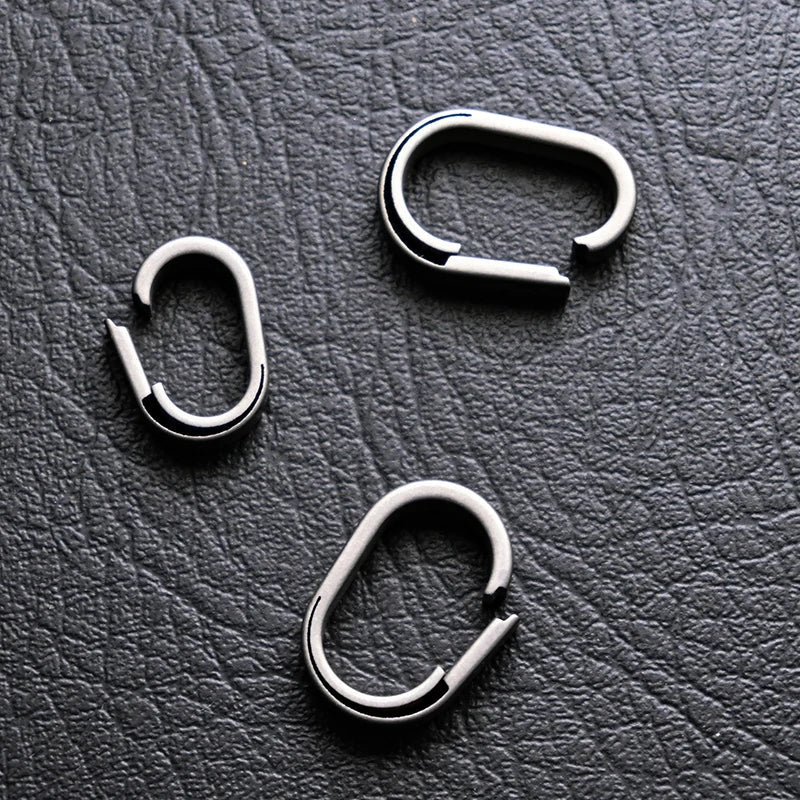 Titanium Alloy Quick-Release Keychain Ring – Mini Car Key Connector Buckle EDC Key Ring Accessory for Everyday Carry