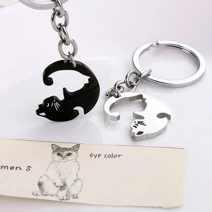 Cute Hug Cat Keychain - Heart Patchwork Round Keyring for Couples, Bags, Cars and Gifts