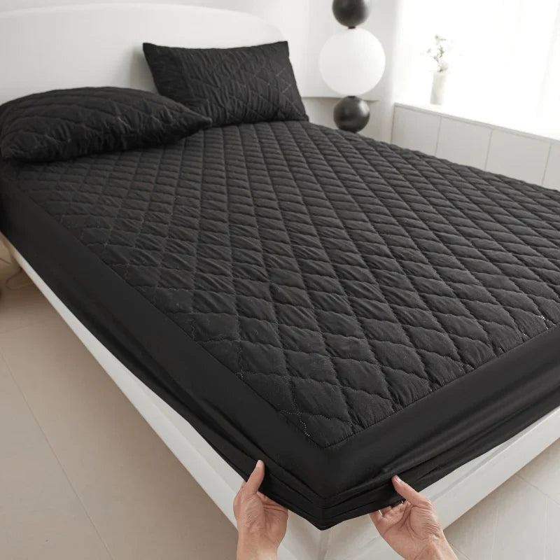 Quilted Waterproof Mattress Protector - Thick Fitted Bed Cover Pad for Queen & King Size Mattresses
