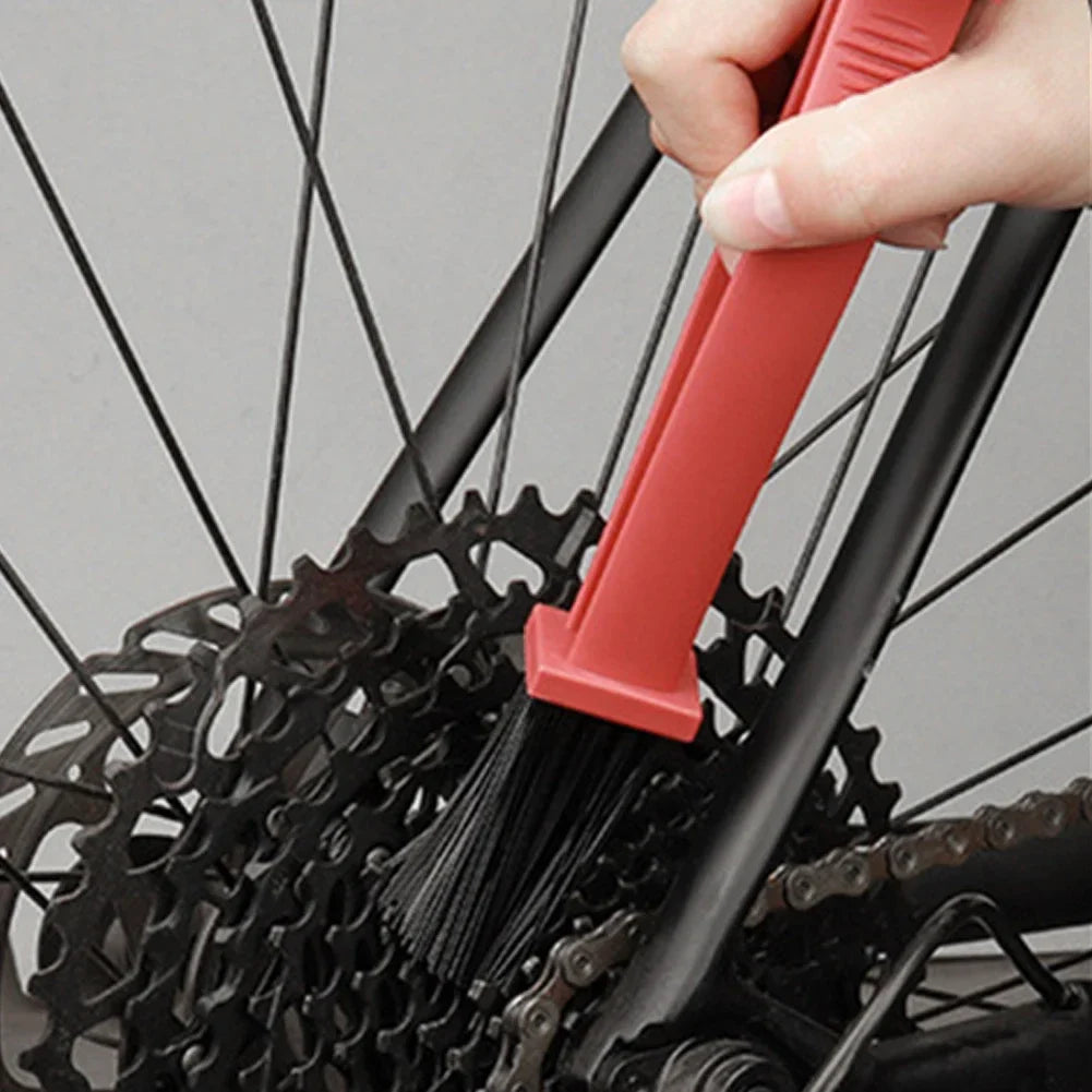 Motorcycle & Bicycle Chain Brush Cleaner — Plastic Scrubber for Chain Cleaning, Outdoor Road Maintenance Tool