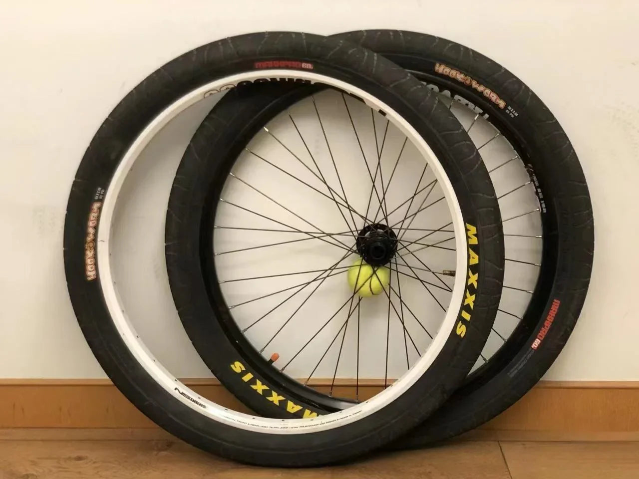 MAXXIS HOOKWORM Bicycle Tire - Original for Pedicabs, Cargo, Flat, Park, Street & Vert Bikes - Sizes 20×1.95 to 29×2.5