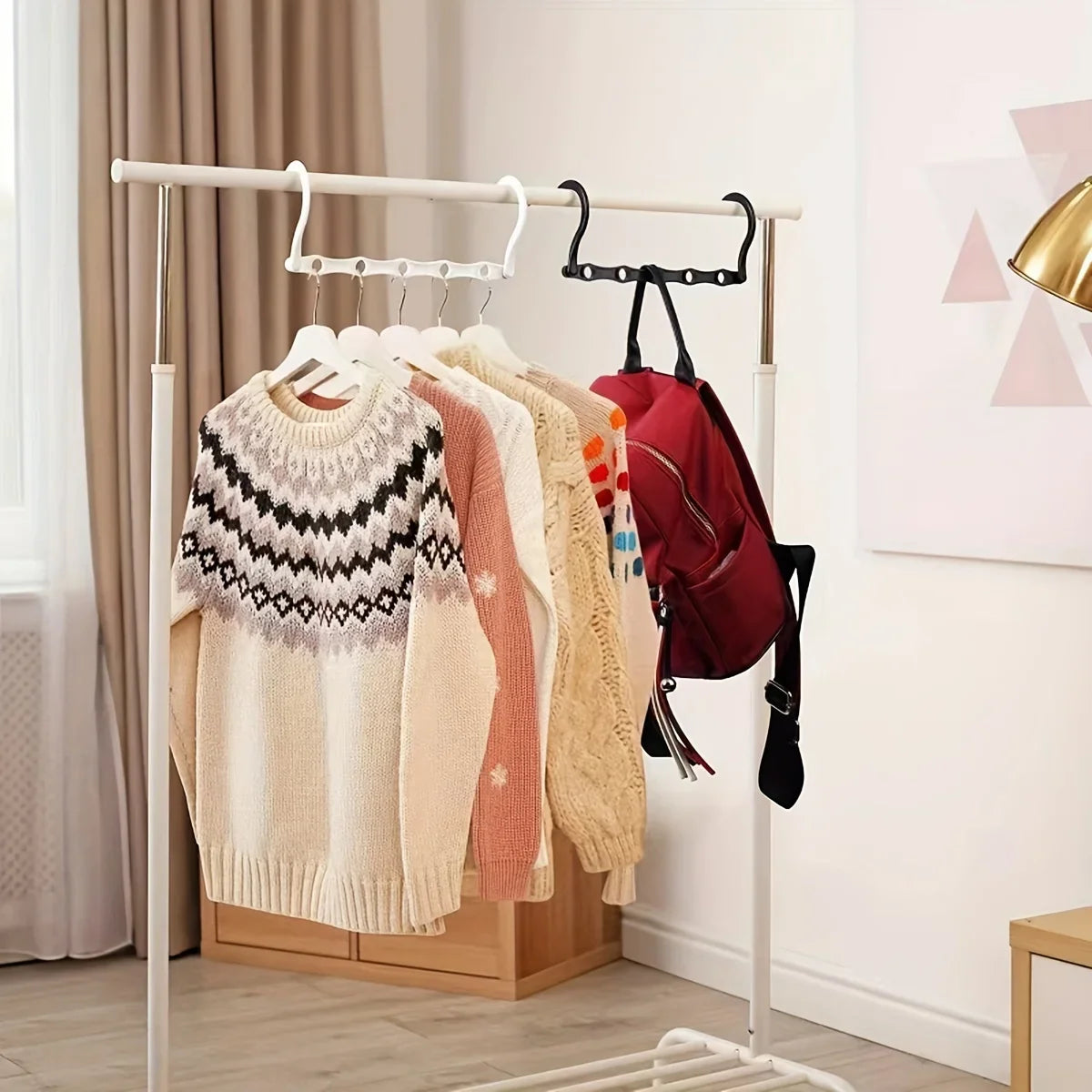 5-Hole Multifunctional Folding Hanger – Space-Saving Windproof Plastic Hook for Apartments, Dorms & Homes