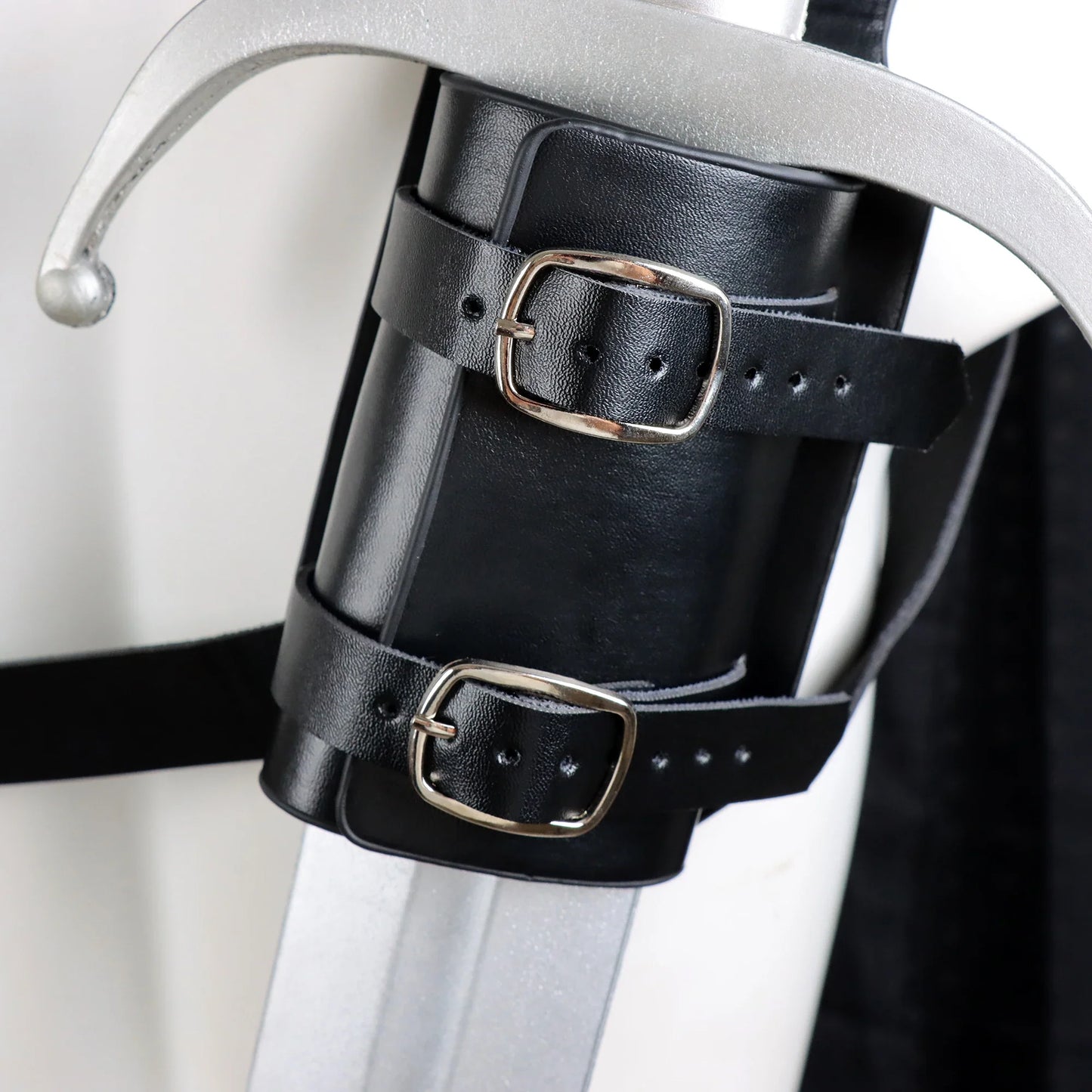Retro Leather Back Sword Holder — Medieval Shoulder Scabbard LARP Accessory for Adult Rapier & Knife Props