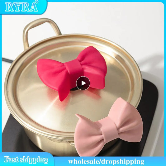Kitchen Pot Clip - Anti-Scald Non-Slip Handle Cover with Creative Bow Shape Design - Cooking Oven Glove with Bowknot