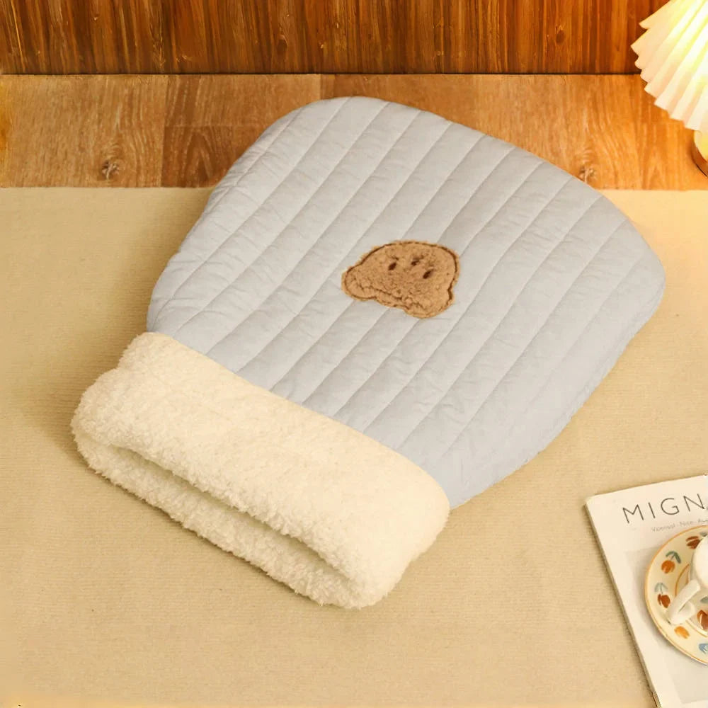 Thermal Plush Cat Cave Bed – Warm Enclosed Snuggle Sack Sleeping Bag for Cats, Hamsters & Small Pets (Winter Cozy Nest)
