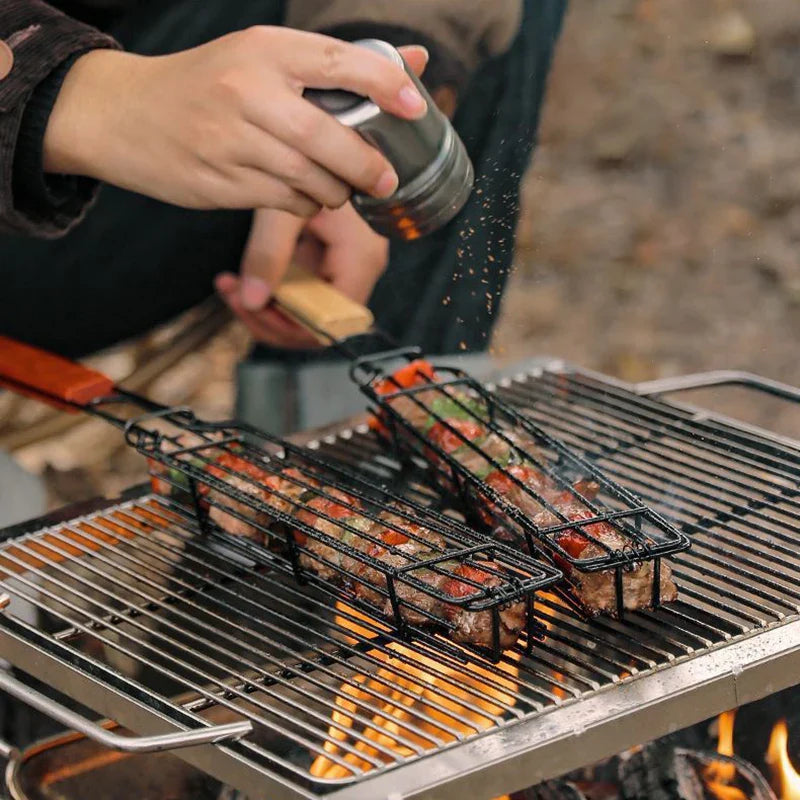 Wooden Handle Outdoor Barbecue Cage - Camping Meat and Vegetable BBQ Net Rack, Ideal Picnic Barbecue Tools