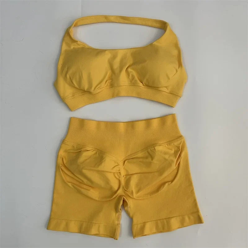 2PCS Seamless Yoga Workout Set – Scrunch Shorts & Halter Sports Bra Gym Fitness Outfit