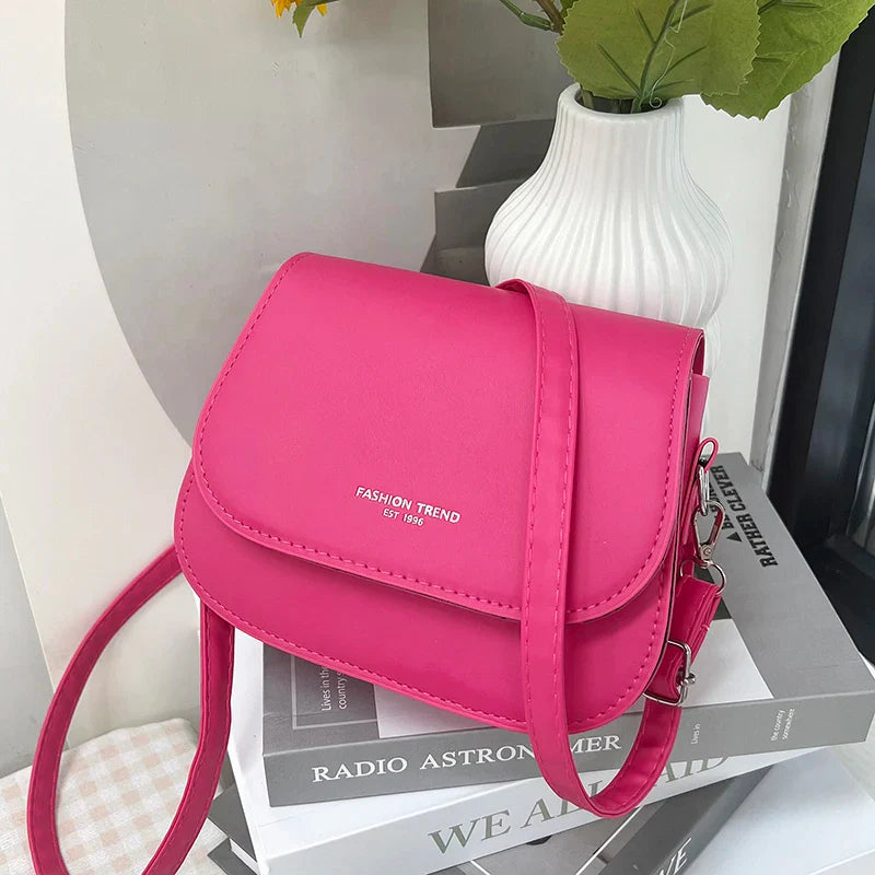 Women's Crossbody Bag – Solid Color Fashionable Retro Flipped Design, Casual and Simple Style