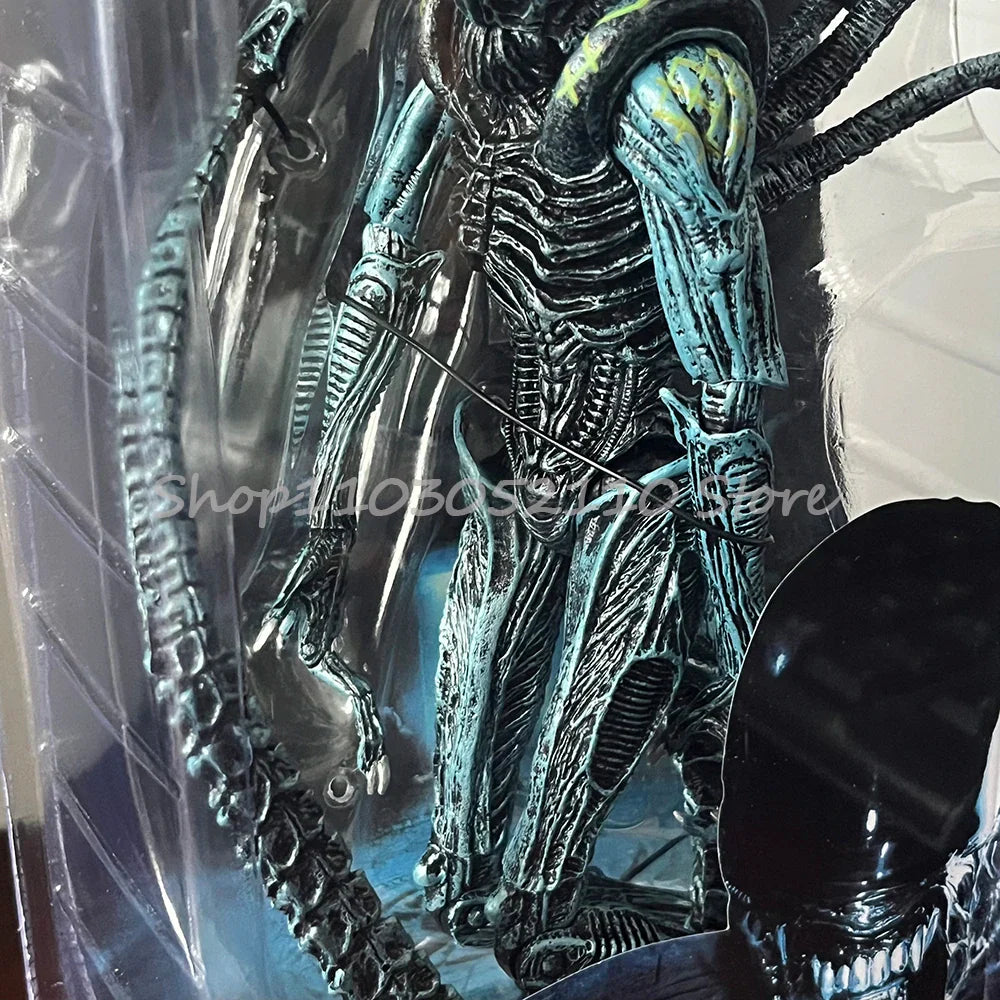 NECA Grid Warrior Xenomorph Action Figure – Alien vs Predator Collectible Toy Gift