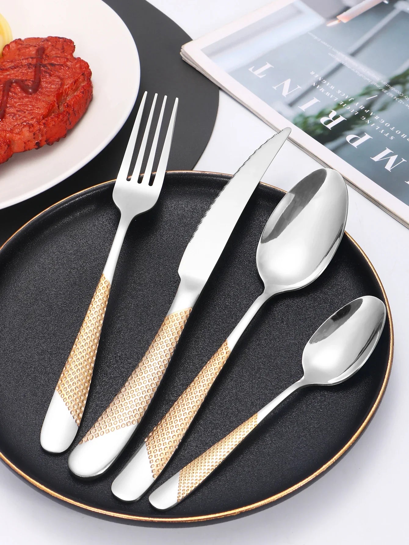 24-Piece Stainless Steel Tableware Set – Star Design Steak Knives, Forks, Dessert Forks, and Spoons for Family Use
