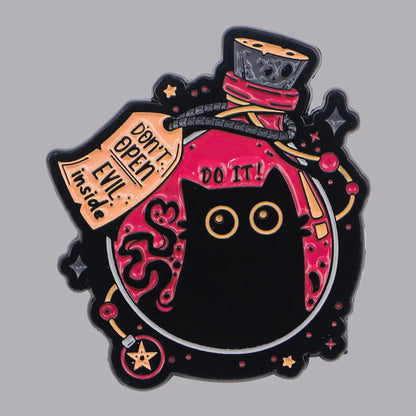Cute Black Cat Enamel Pin – Animal Brooch Lapel Pin for Backpack, Clothing, Witch Jewelry & Halloween Gifts