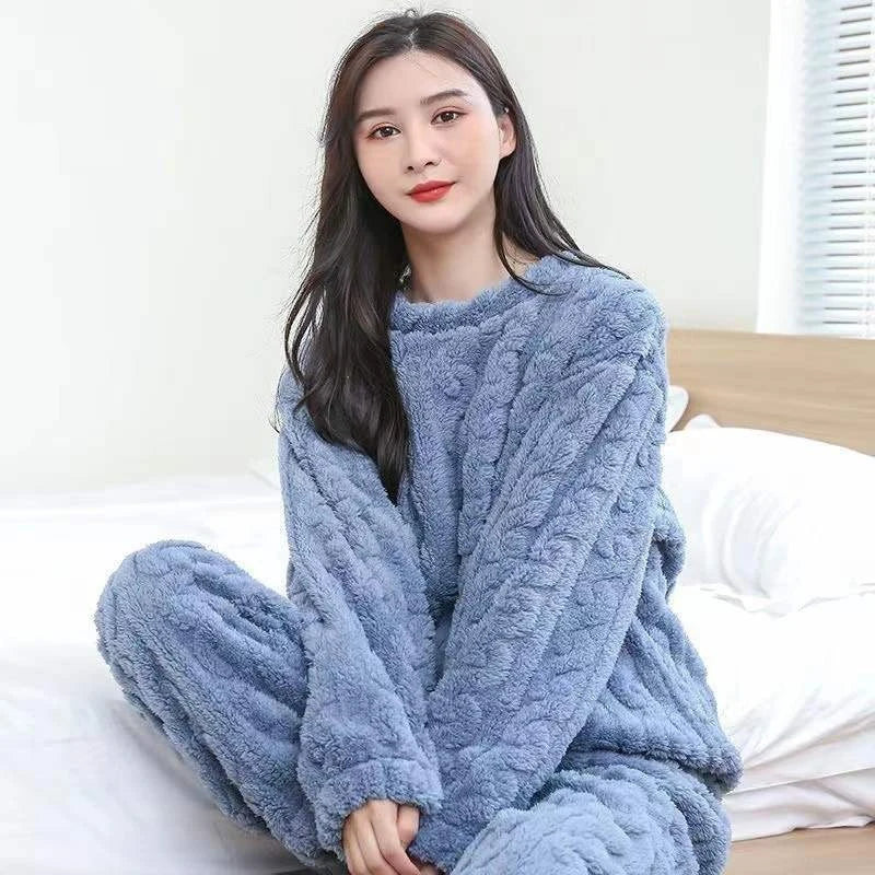 Two-Piece Autumn & Winter Pajama Set – Thick Fleece-Lined Coral Velvet Long-Sleeve Top and Pants, Warm Home Wear