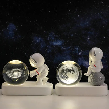 Creative 3D Astronaut Crystal Ball LED Night Light 