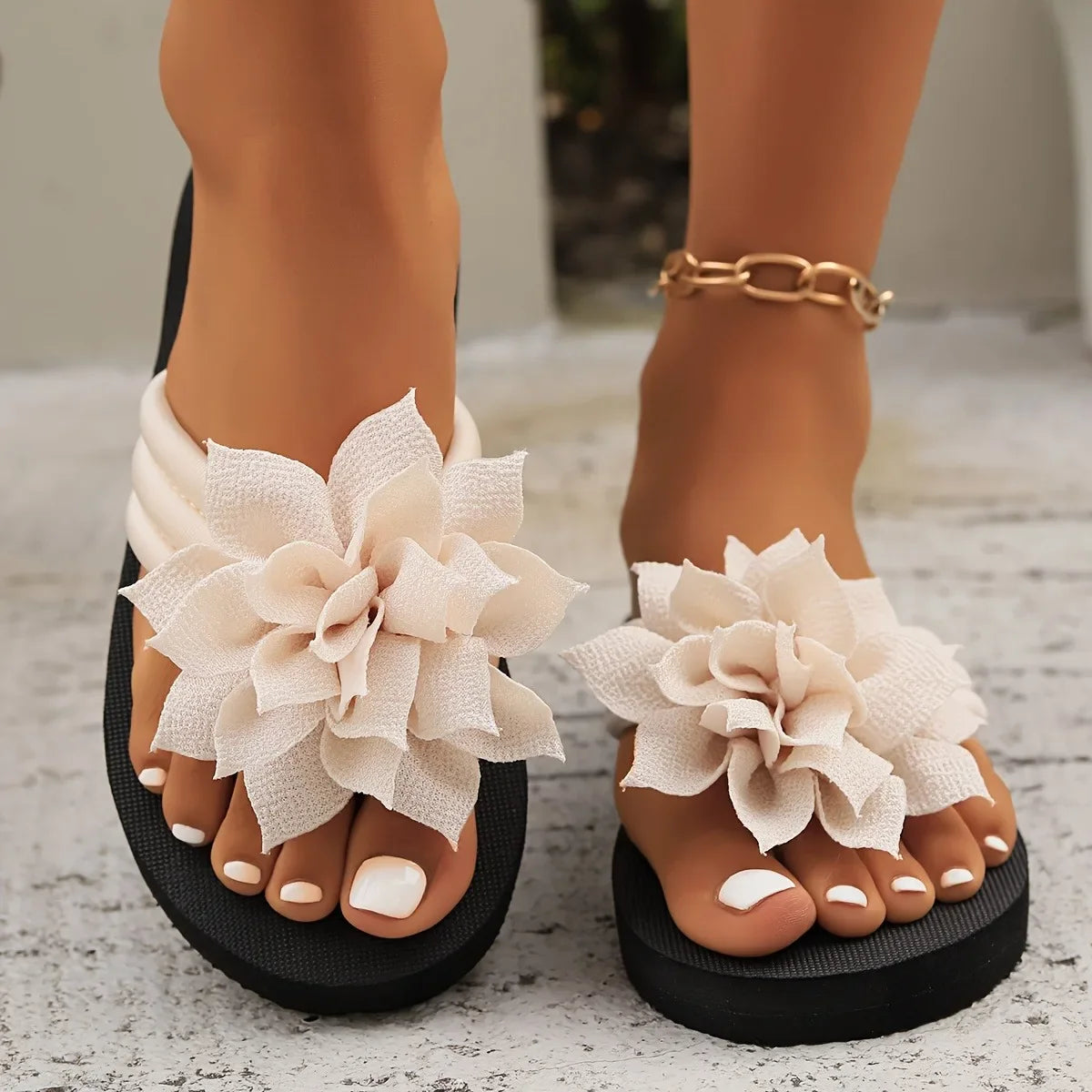 Women’s Floral Flip Flops – Slip-On Mid Heel Sandals, Fabric Upper & EVA Sole, Summer Casual Vacation Footwear