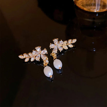 Women’s Light Luxury Zircon Stud Earrings – Flower Leaf Design with Imitation Pearl for Elegant Party & Wedding Jewelry