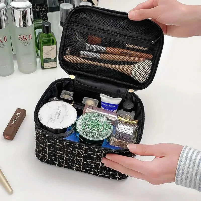 Korean-Style Large Cosmetic Bag – Instagram-Inspired Chanel-Style Ladies’ Handheld Toiletry Organizer