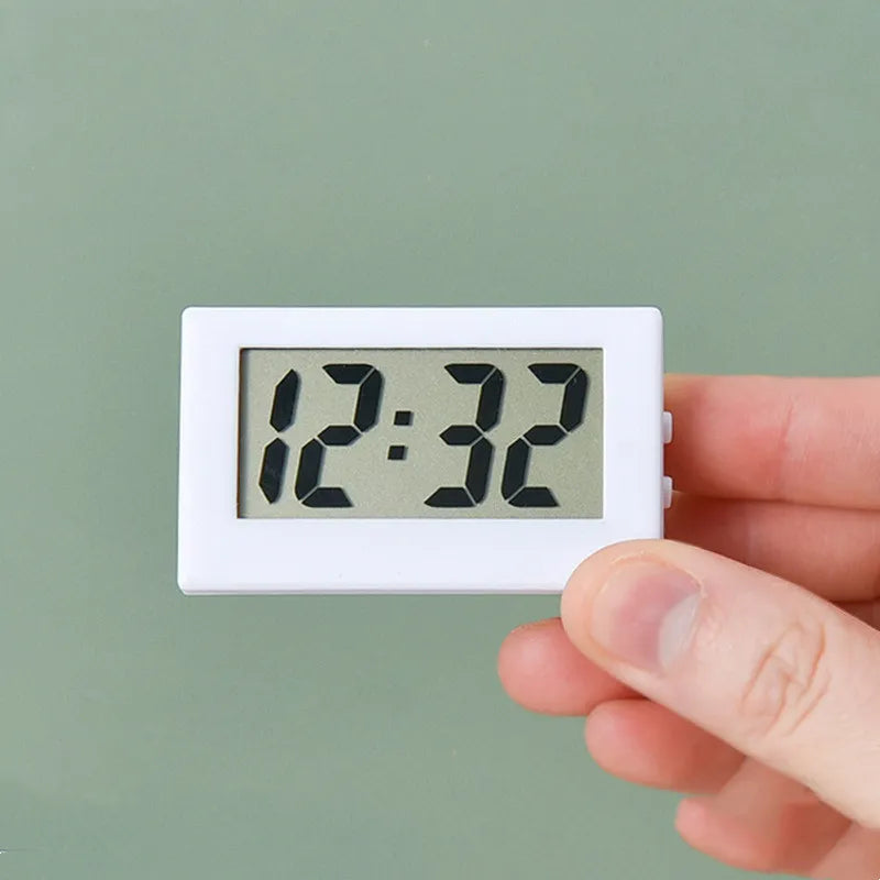 Mini Portable Desk Clock - 5.223.5cm 12-Hour Time Display Digital Clock with Date - Electronic Table Clock for Student/Car/Bedroom