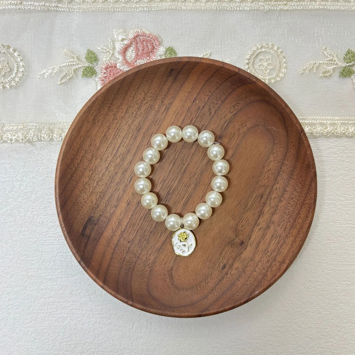 17cm Labubu Macaron Sitting Party Ornament — DIY Cute Plush Pendant with Pearl Necklace & Alloy Chain Accessory