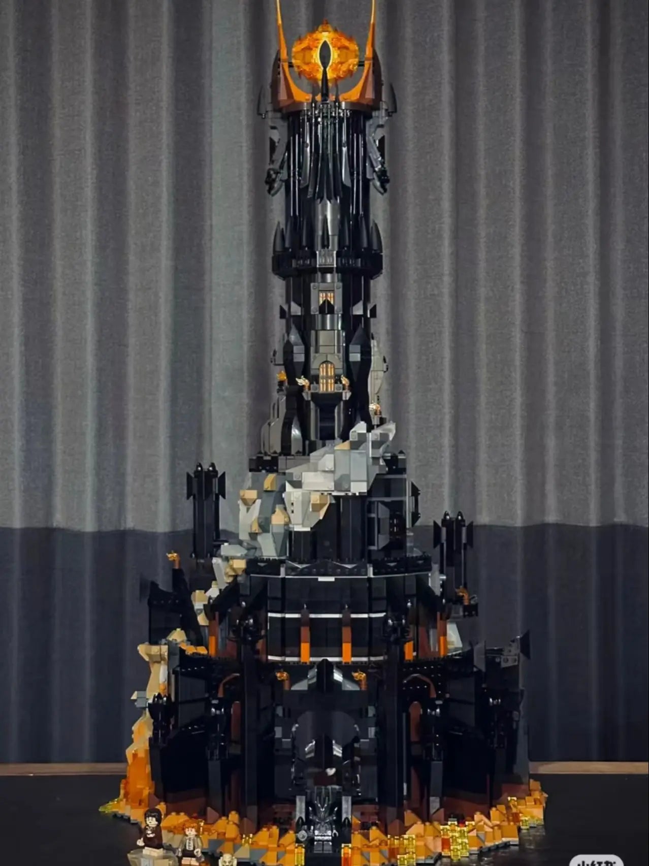 5471pcs Black Tower Dark Building Blocks Set – Large MOC Model Bricks Kit Toy Gift for Boys & Adults