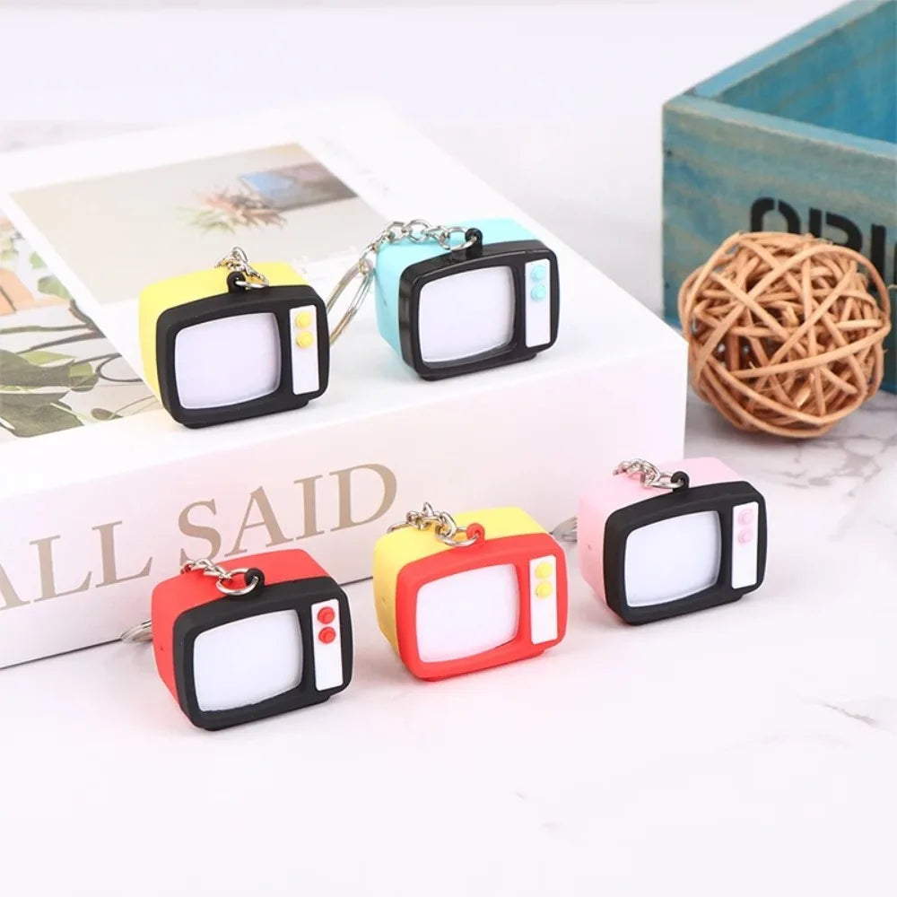 Retro TV Keychain – Miniature LED Television Pendant Toy for Kids & Home Decor