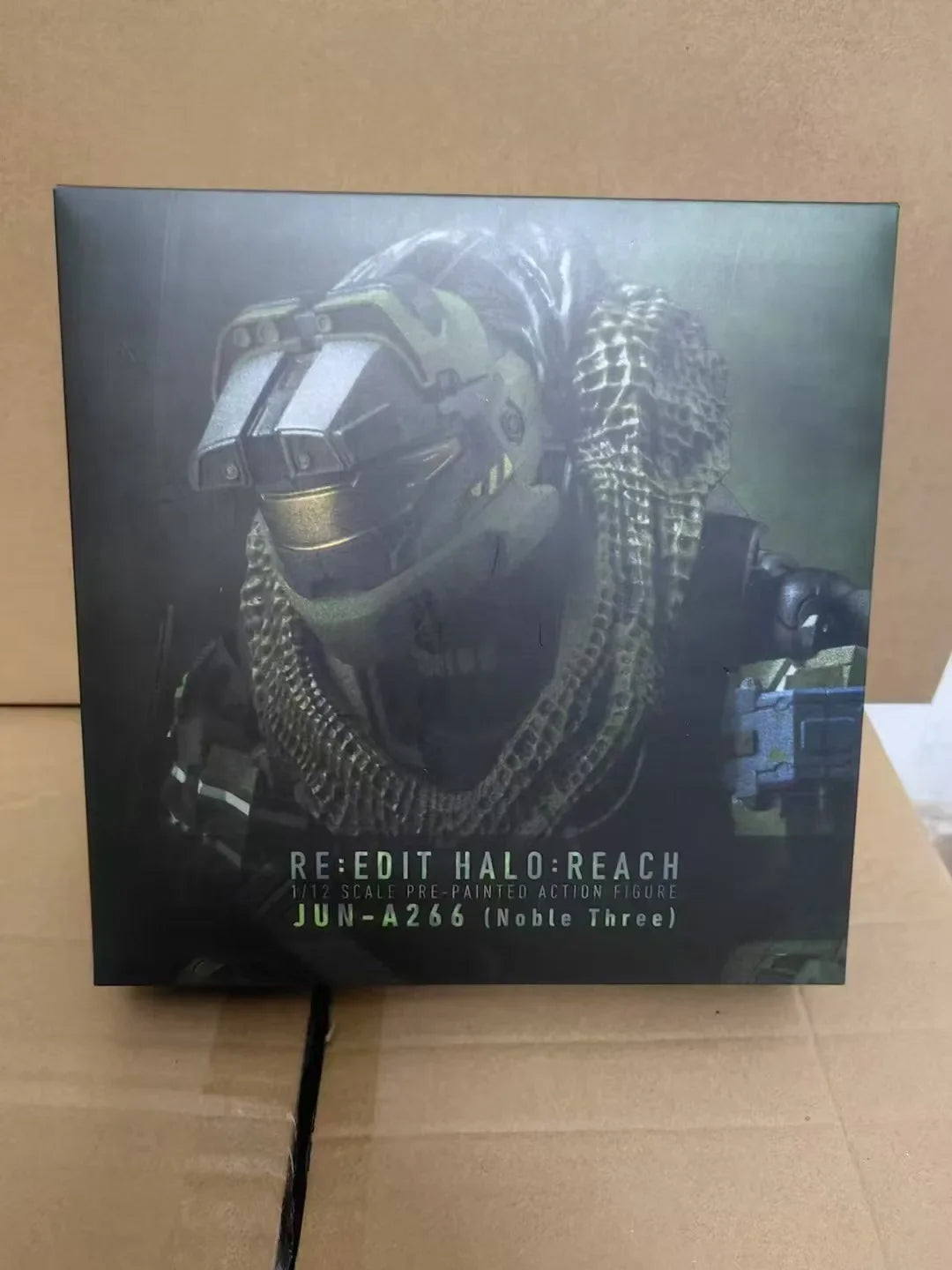 18cm Master Chief PVC Action Figure – 1/12 Articulated Collectible Model Toy with 2 Signs