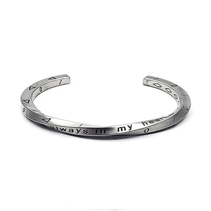 Retro Sword-Shaped Bracelet – Creative Open Bangle for Men & Women, Fashionable Party Jewelry Gift