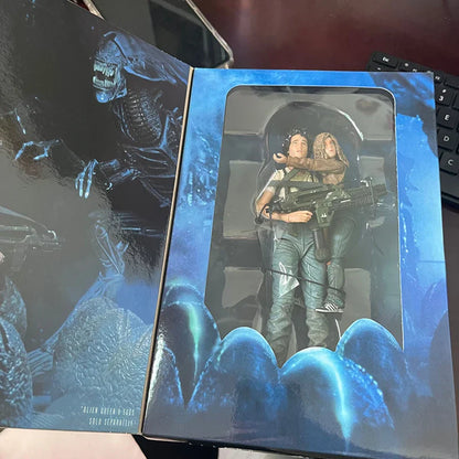 NECA Alien 2 LT Ellen Ripley & Newt Figure – Giger Xenomorph Facehugger Collectible Action Model Toy, Perfect Gift