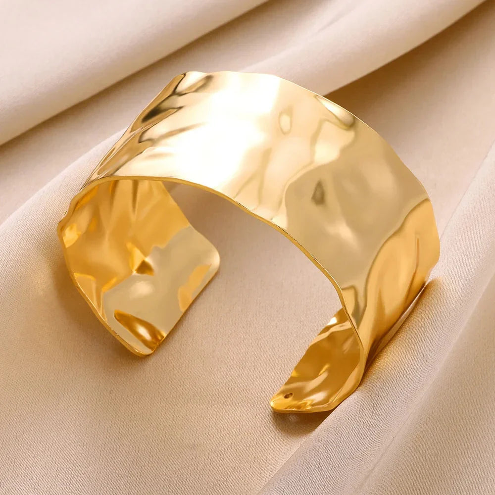 Classic Bump Pattern Open Cuff Bracelet – Gold Stainless Steel Bangle for Women Elegant Hand Jewelry Gift Accessory