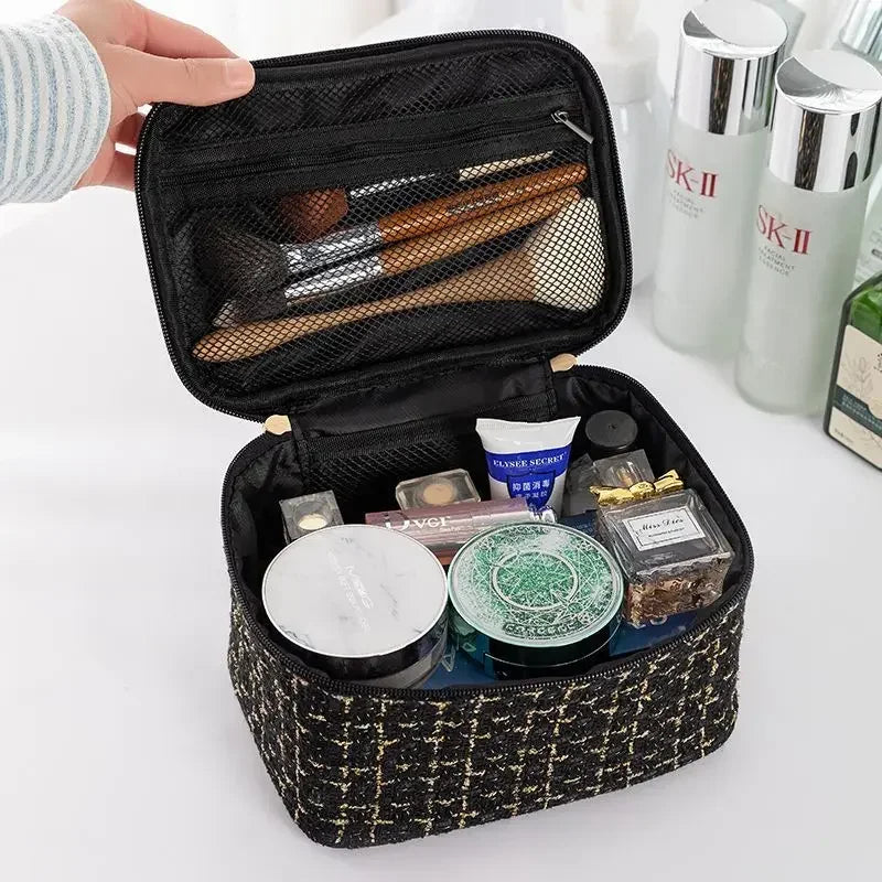 Korean-Style Large Cosmetic Bag – Instagram-Inspired Chanel-Style Ladies’ Handheld Toiletry Organizer