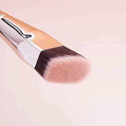 Angled Liquid Powder Contour Makeup Brush – Professional Cream Blush & Foundation Blending Tool
