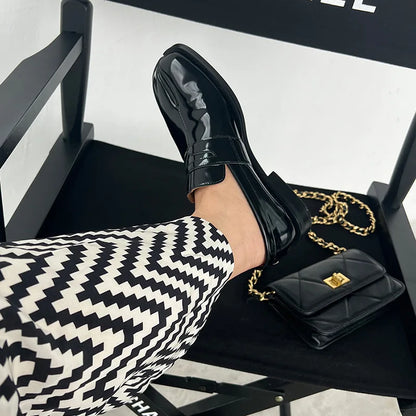 Women’s Black Tabi Shoes — Split Toe Flats with Thin Sole, Casual Loafers, Fashionable Footwear