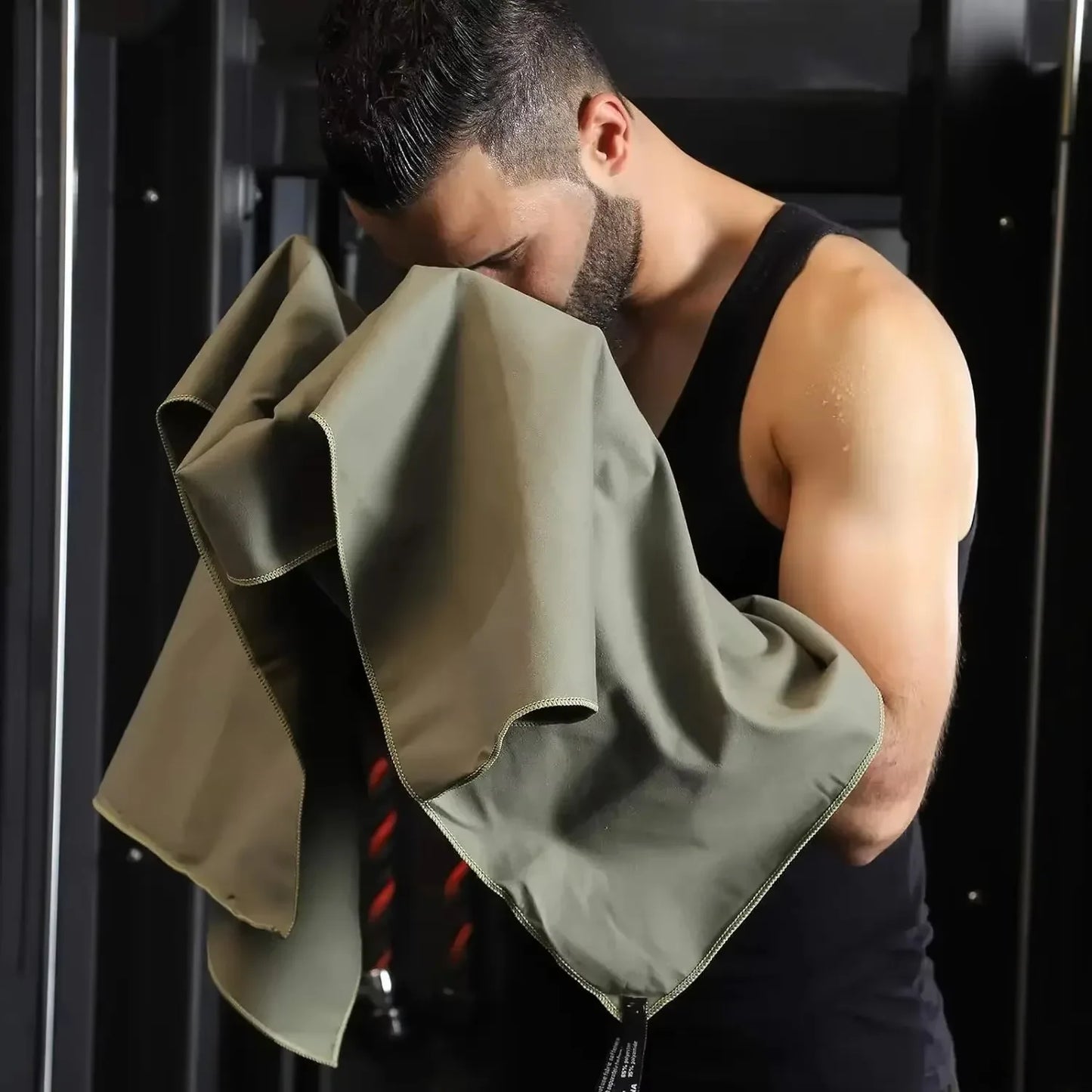 Quick-Dry Microfiber Towel – Ultra Absorbent, Compact & Sandproof Sports Towel for Gym, Beach & Travel