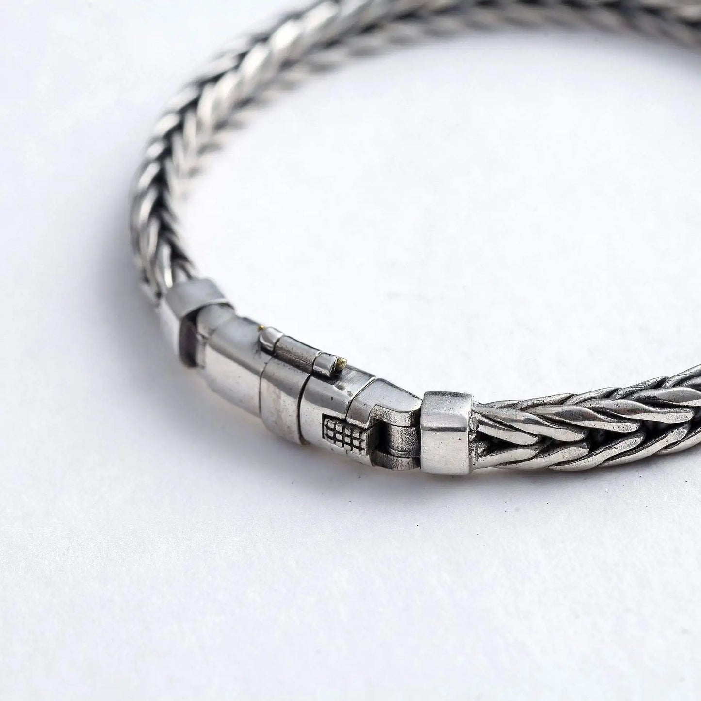 100% S925 Sterling Silver Handmade Woven Bracelet — Retro Domineering Style for Men & Women, Pure Silver Jewelry
