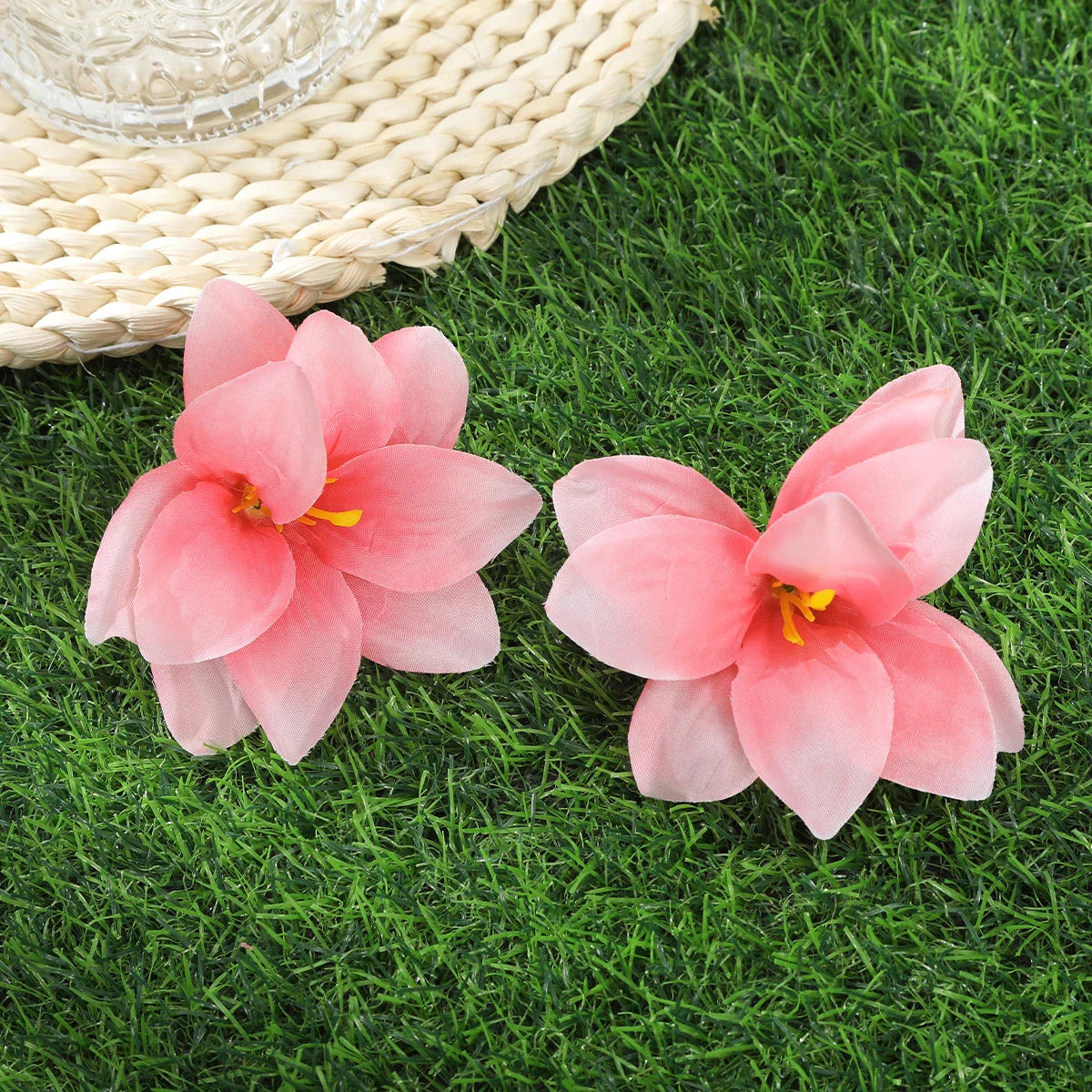 Simulated Orchid Flower Hairpins – White & Pink Hair Clips for Women, Summer Travel Seaside Fashion Headwear