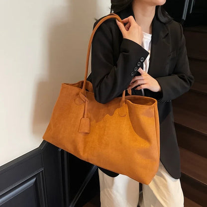 Elegant Suede Shoulder Bag - Stylish Bucket Handbag with Spacious Storage & Versatile Underarm Tote Design