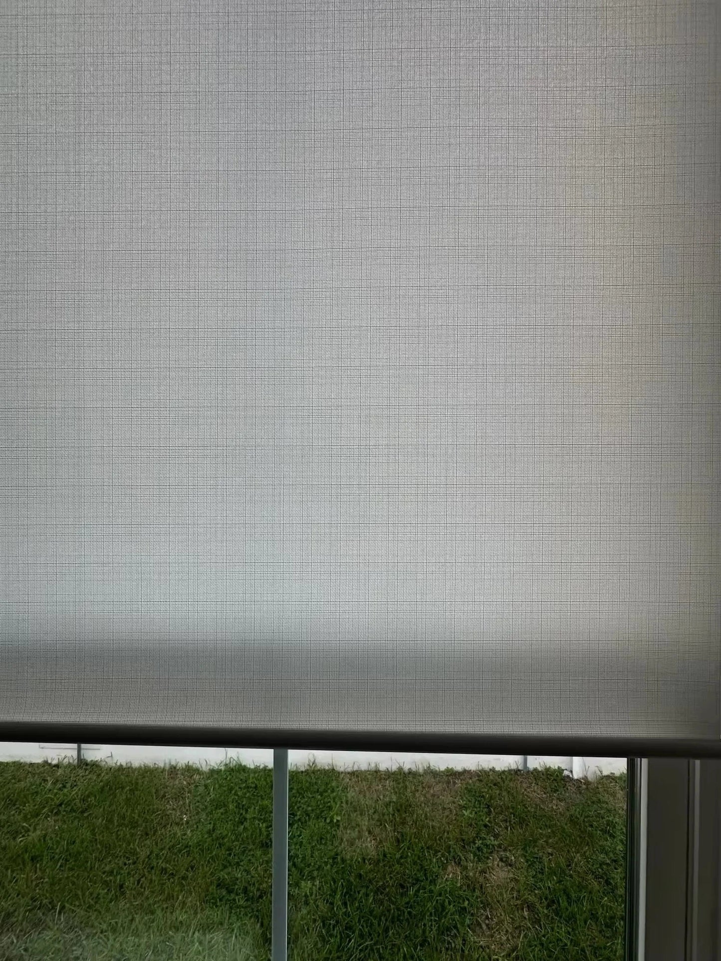 Decopedia Motorized Roller Blinds for Windows – Cordless Smart Blackout Day & Night Curtains for Living Room