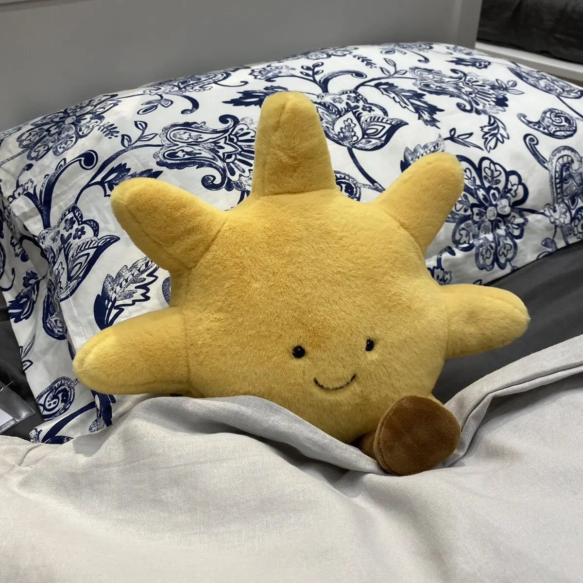 Adorable Smile Face Moon & Sun Plush Toy – Cute Cartoon Weather Stuffed Pillow for Kid's Bedroom Decor & Sofa