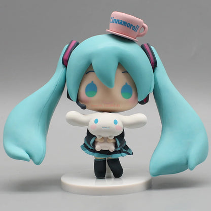Hatsune Miku Anime Figurine – Holding Cinnamoroll, Bean-Eyed Kawaii Action Figure, Tabletop Decoration & Toy Gift for Children