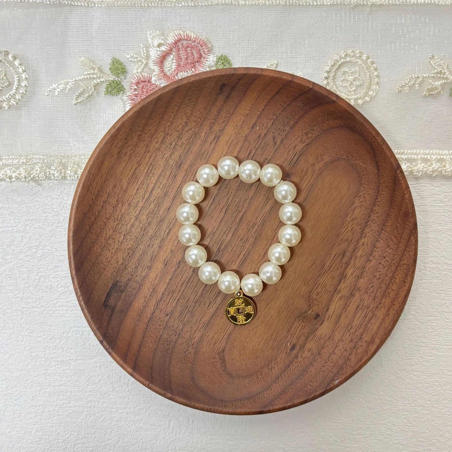 17cm Labubu Macaron Sitting Party Ornament — DIY Cute Plush Pendant with Pearl Necklace & Alloy Chain Accessory