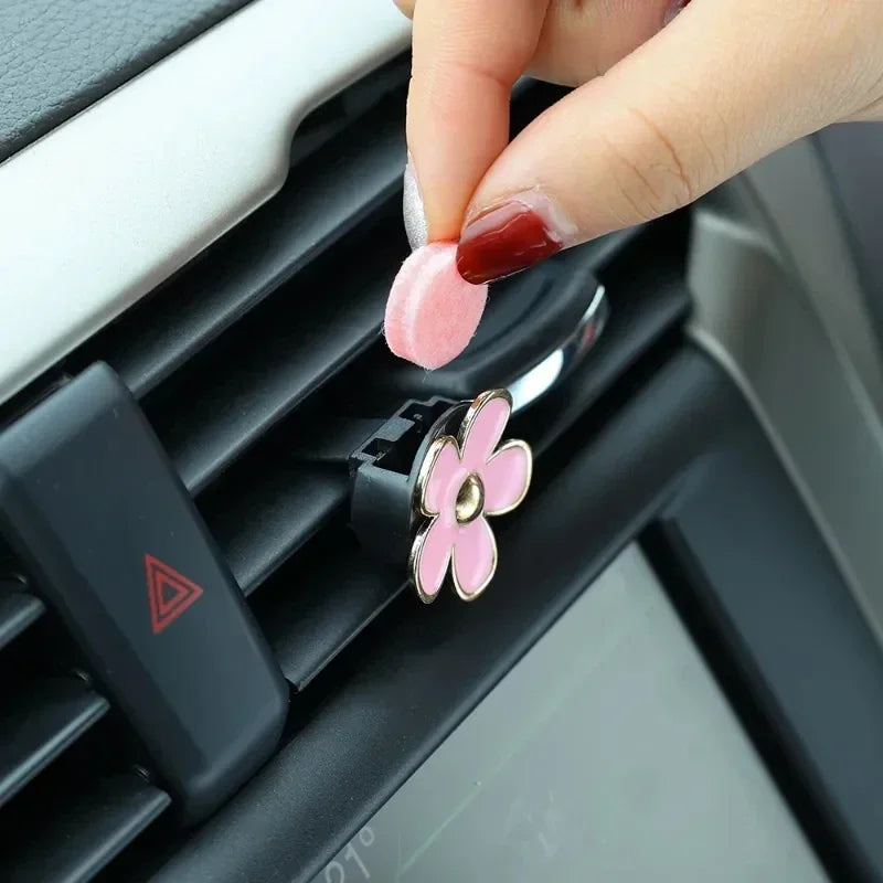 Car Air Vent Perfume Clip – Aromatherapy Freshener with Cute Flower Design