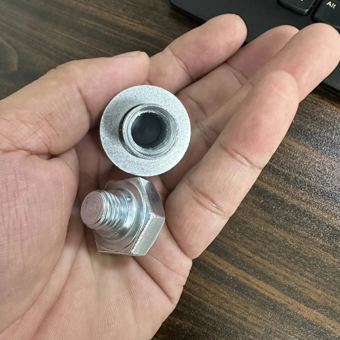 Metal Screw Bolt Hidden Stash Safe – Secret Compartment Container for Cash, Pills, and Valuables