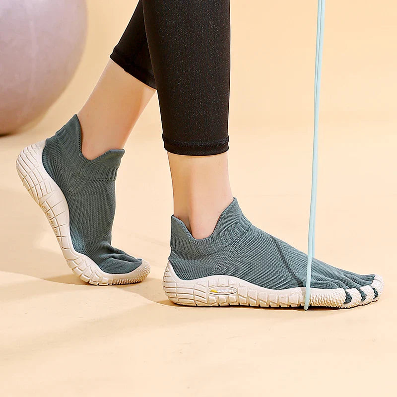 GallonShark Five Finger Shoes — Split Toe Soft-Soled Fitness Shoes for Men & Women, Pilates Yoga Sandals