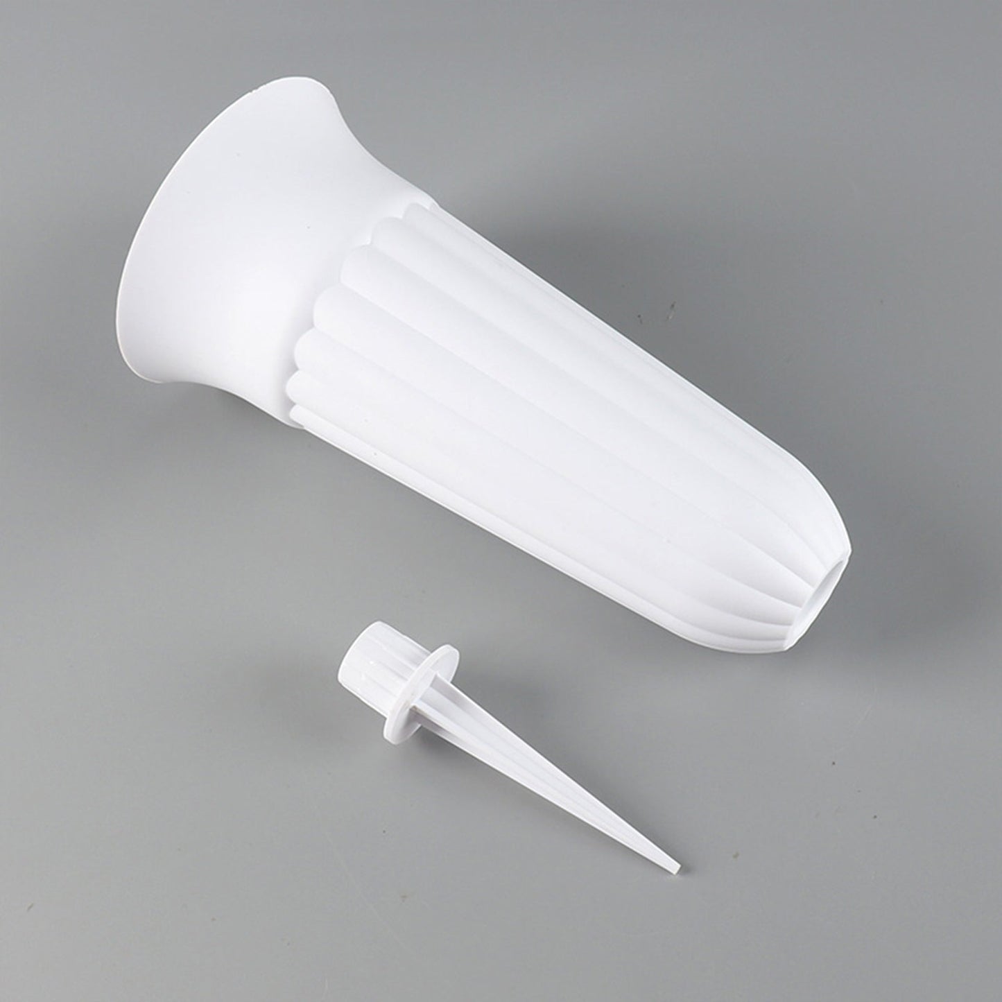 Outdoor Memorial Garden Vase – Flower Pots with Long Spikes, PP Plastic Grave Markers for Cemetery & Festival Decorations