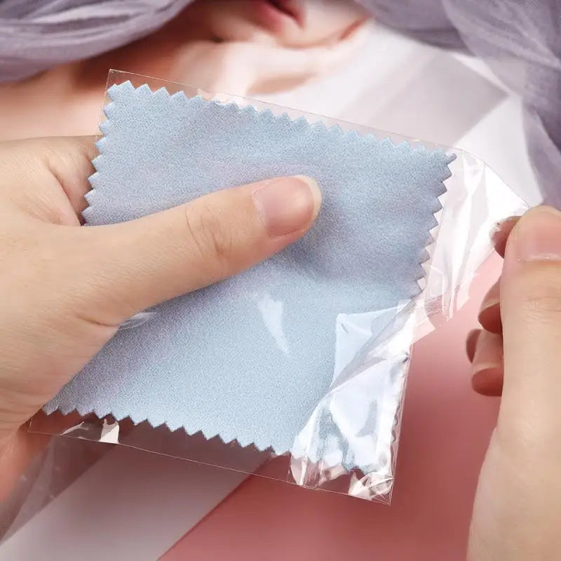 50pcs Silver Polishing Cloths – Soft Cleaning Wipes for Necklaces, Rings & Jewelry Care (10x6.5cm & 8x8cm)