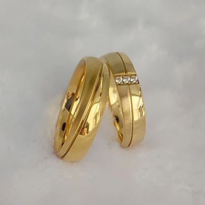 Hammered Couple Wedding Rings - 14K Gold-Plated Titanium Rings for Men & Women