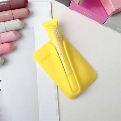 Magnetic Snap-On Lip Gloss Phone Case - MagSafe-Compatible Lipstick Holder for Mobile Phones