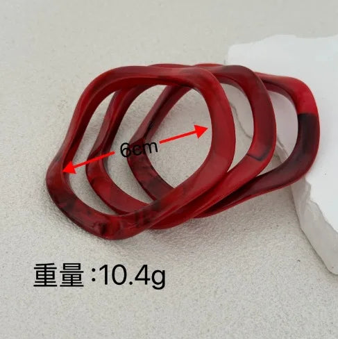 KMVEXO Vintage Wide Red Geometric Resin Bangles – Irregular Chunky Acrylic Bracelets for Women Summer Gift